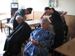 Kaderníčky SOŠ obchodu a služieb Trenčín 29.02.2012
