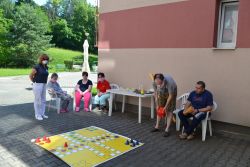Veľkoplošné človeče nehnevaj sa