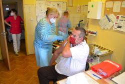 Očkovanie proti COVID-19 druhou dávkou vakcíny