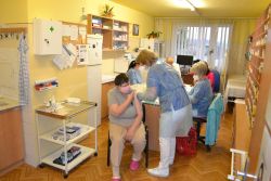 Očkovanie proti COVID-19 III. dávkou vakcíny
