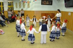 Vystúpenie detskej folklórnej skupiny Drobci
