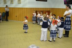Vystúpenie detskej folklórnej skupiny Drobci